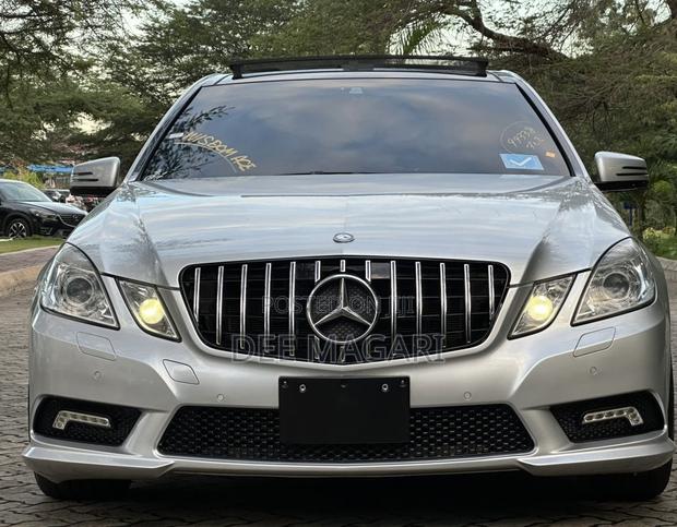 Mercedes-Benz E250 2011 Silver