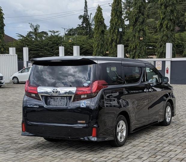 Toyota Alphard 2016 Black