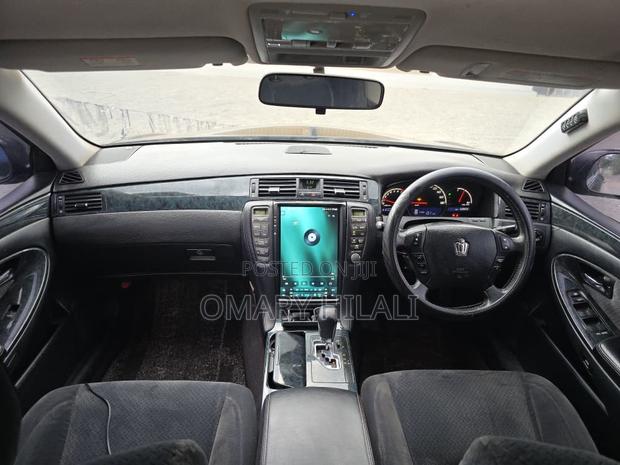 Toyota Crown 2006 Black