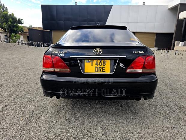 Toyota Crown 2006 Black