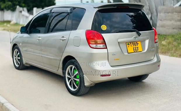 Toyota Corolla Spacio 2004 Gold