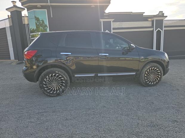 Nissan Dualis 2010 Black