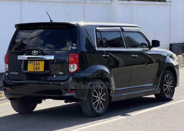 Toyota Corolla Rumion 2010 Black