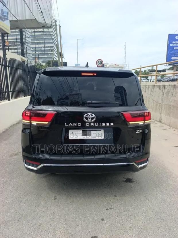 Toyota Land Cruiser 2025 Black