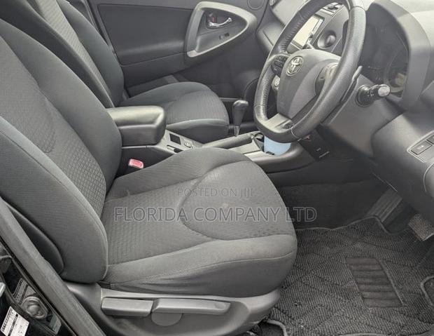 Toyota Vanguard 2011 Black
