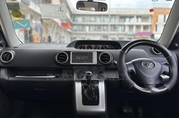 Toyota Corolla Rumion 2011 White