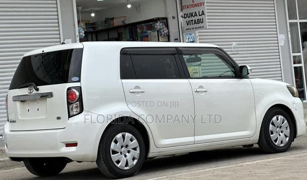 Toyota Corolla Rumion 2011 White