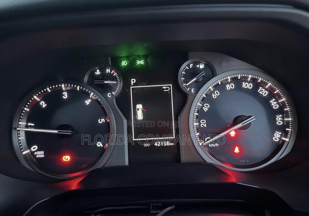 Toyota Land Cruiser Prado 2022 White