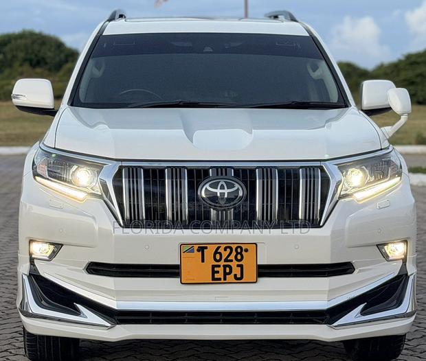 Toyota Land Cruiser Prado 2022 White