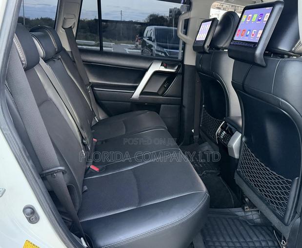 Toyota Land Cruiser Prado 2022 White