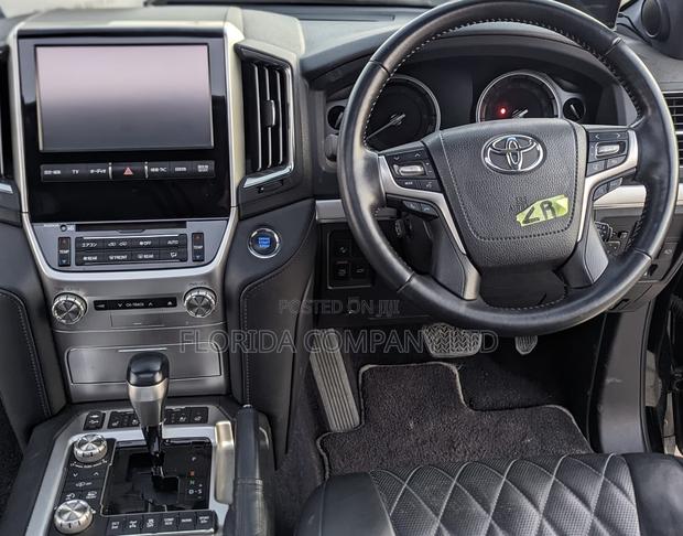 Toyota Land Cruiser 2016 Black