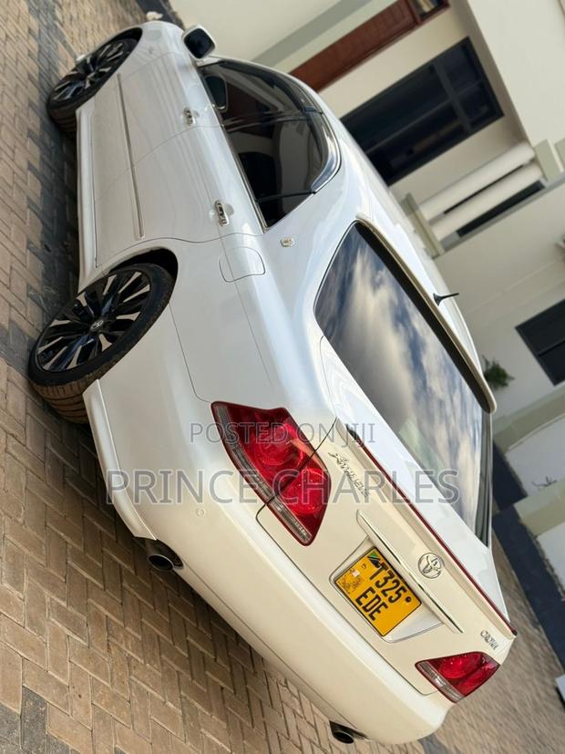 Toyota Crown 2007 White