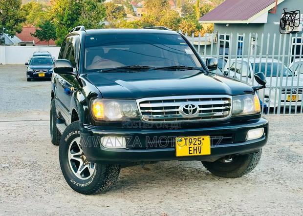 Toyota Land Cruiser 2000 Black