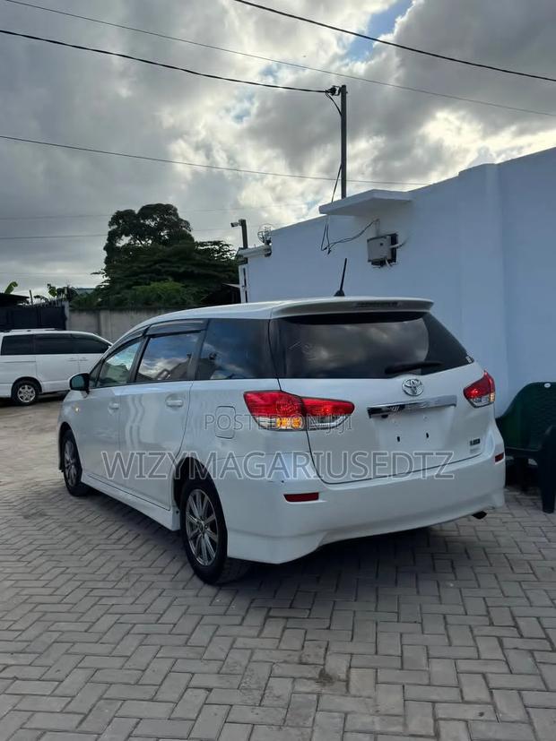 Toyota Wish 2009 Off white