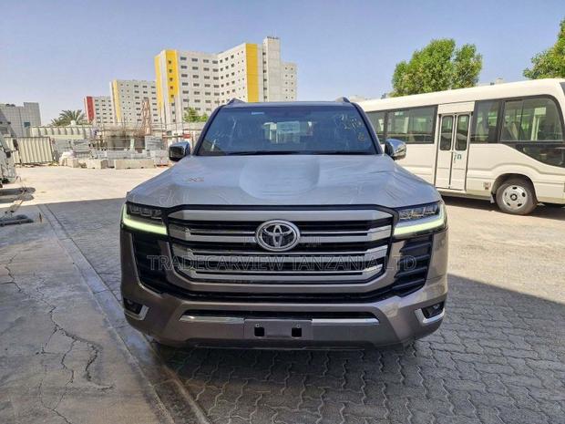 New Toyota Land Cruiser 2026 Gold