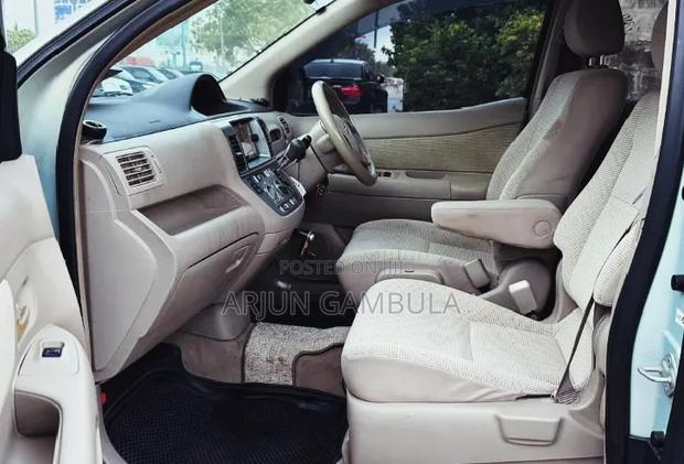 Toyota Raum 2008 Silver