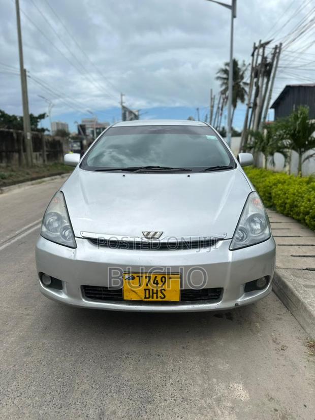 Toyota Wish 2005 Silver