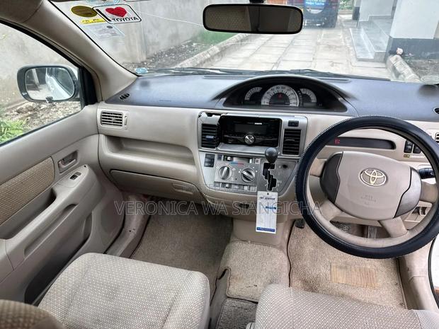 Toyota Raum 2007 White