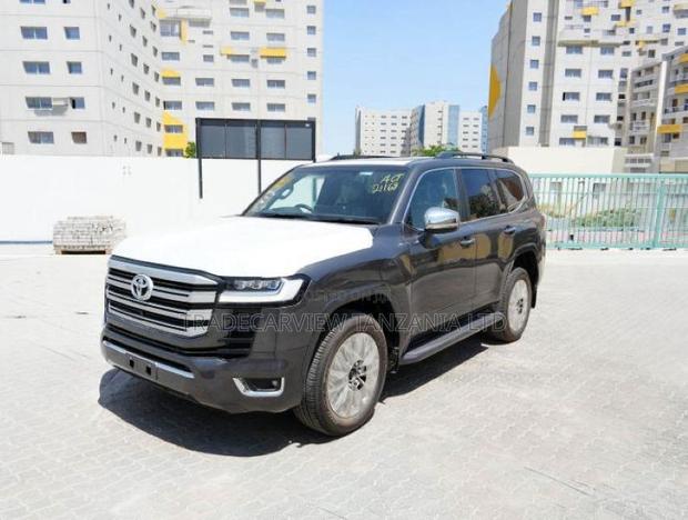 New Toyota Land Cruiser 2026 Gray