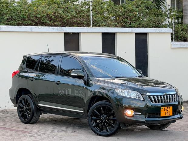 Toyota Vanguard 2010 Green