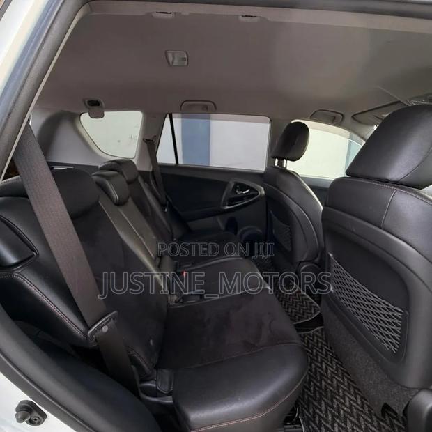 Toyota Vanguard 2013 White