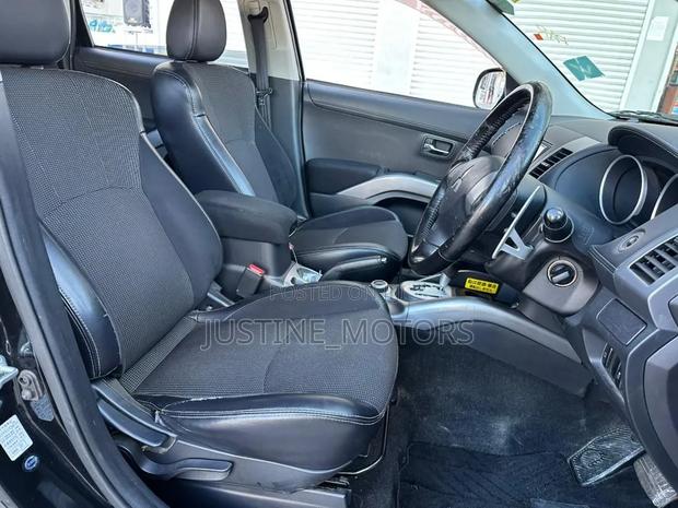 Mitsubishi Outlander 2011 Black