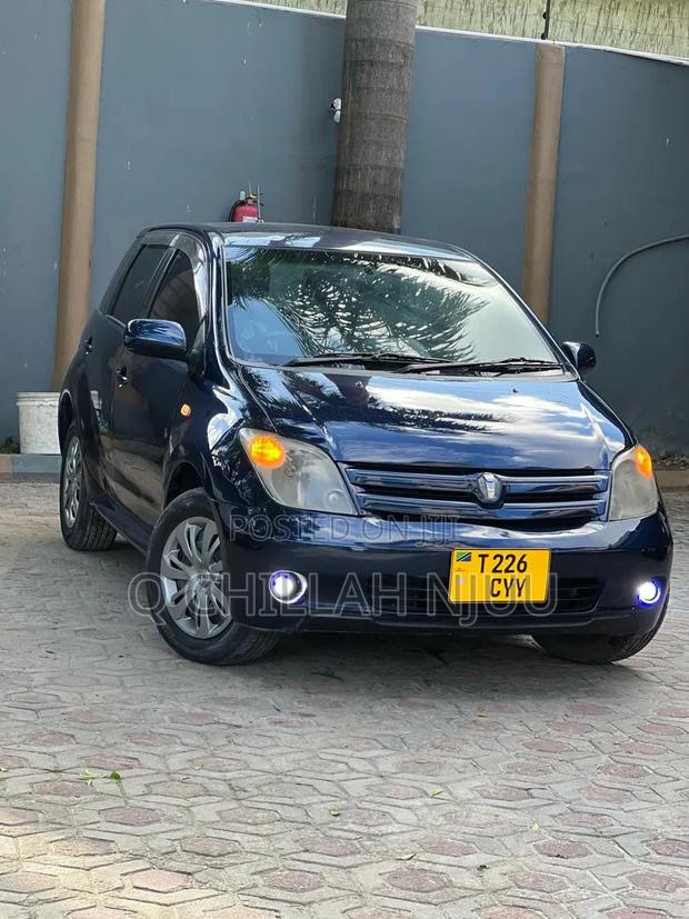 Toyota IST 2005 Blue