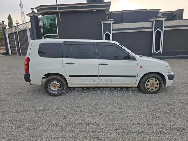Toyota Succeed 2005 Pearl
