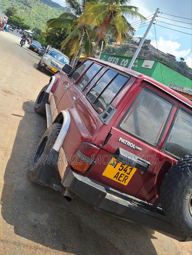Nissan Patrol 1996 Red