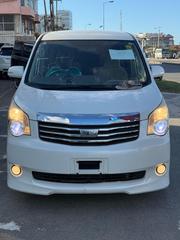 Toyota Noah 2010 White for sale