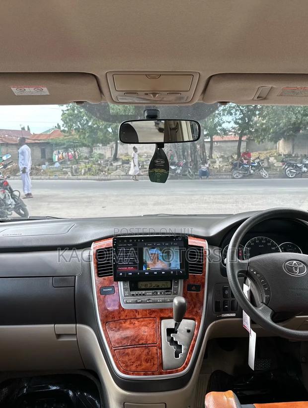 Toyota Alphard 2004 Silver