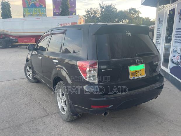 Subaru Forester 2011 Gray