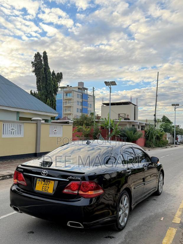 Toyota Crown 2009 Black