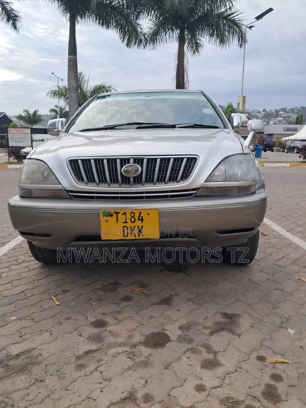 Toyota Harrier 1999 Silver
