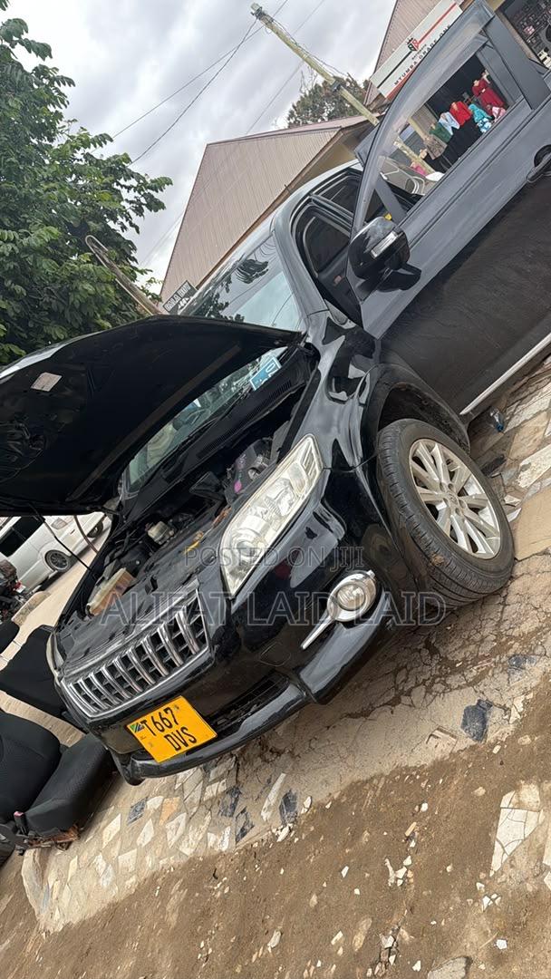 Toyota Vanguard 2011 Black