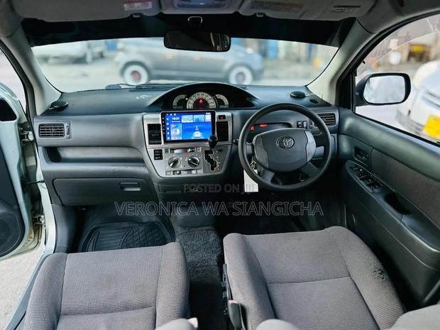 Toyota Raum 2003 Silver