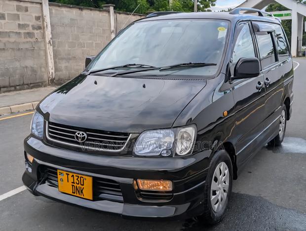 Toyota Noah 2001 Black