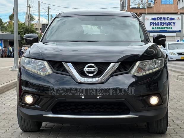Nissan X-Trail 2.0 Petrol FWD 2014 Black
