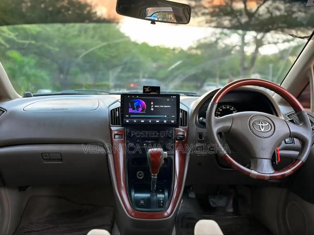 Toyota Harrier 2004 Silver