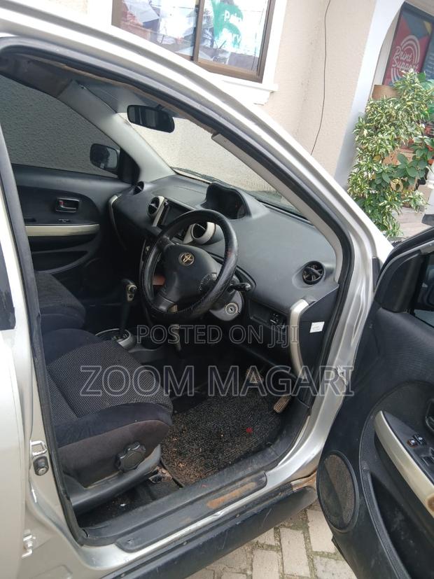Toyota IST 2003 Silver