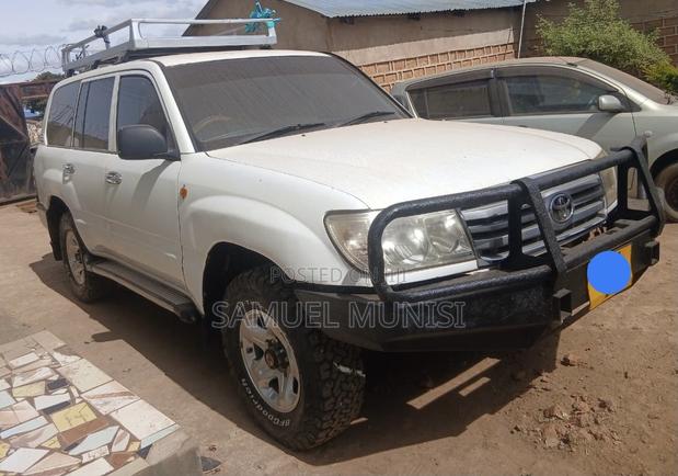 Toyota Land Cruiser 2005 White