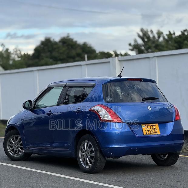 Suzuki Swift 2011 Blue