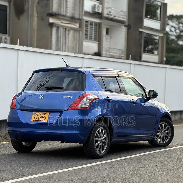 Suzuki Swift 2011 Blue