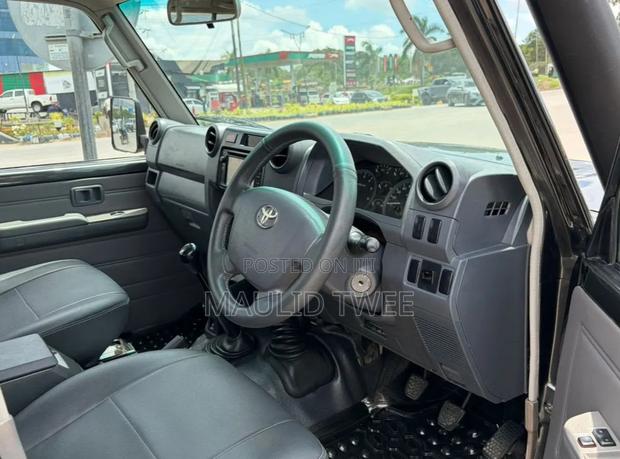 Toyota Land Cruiser 2022 Gray