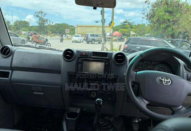 Toyota Land Cruiser 2022 Gray