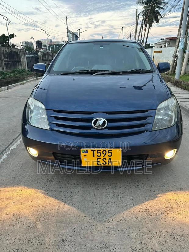Toyota IST 2006 Blue