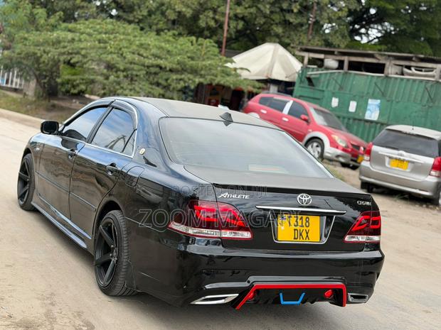 Toyota Crown Royale 2005 Black