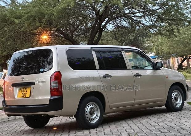 Toyota Probox 2011 Beige