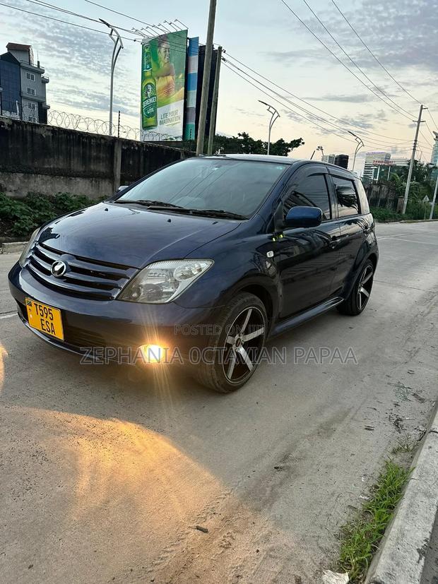 Toyota IST 2005 Blue