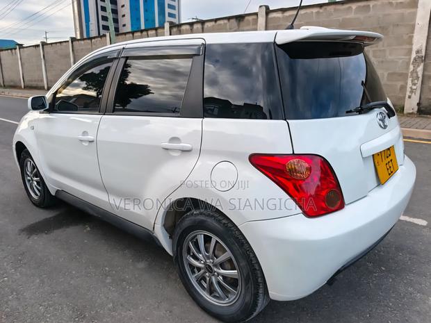 Toyota IST 2004 White